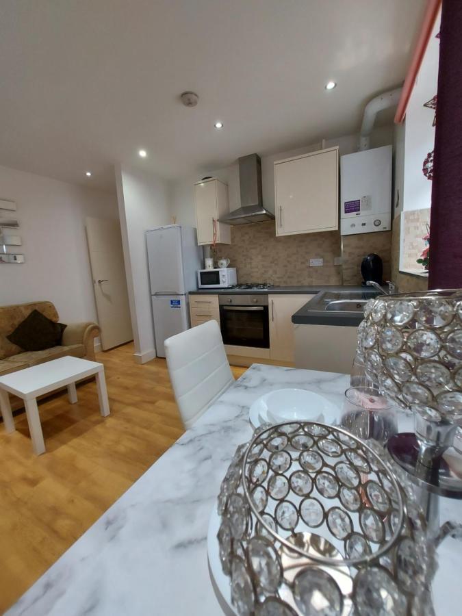 Lux Apartment In Gatwick كرولي المظهر الخارجي الصورة