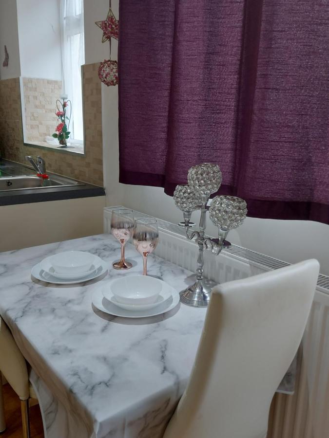 Lux Apartment In Gatwick كرولي المظهر الخارجي الصورة