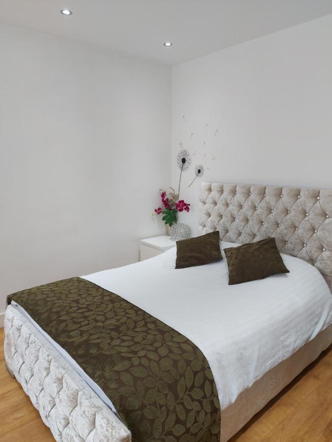 Lux Apartment In Gatwick كرولي المظهر الخارجي الصورة