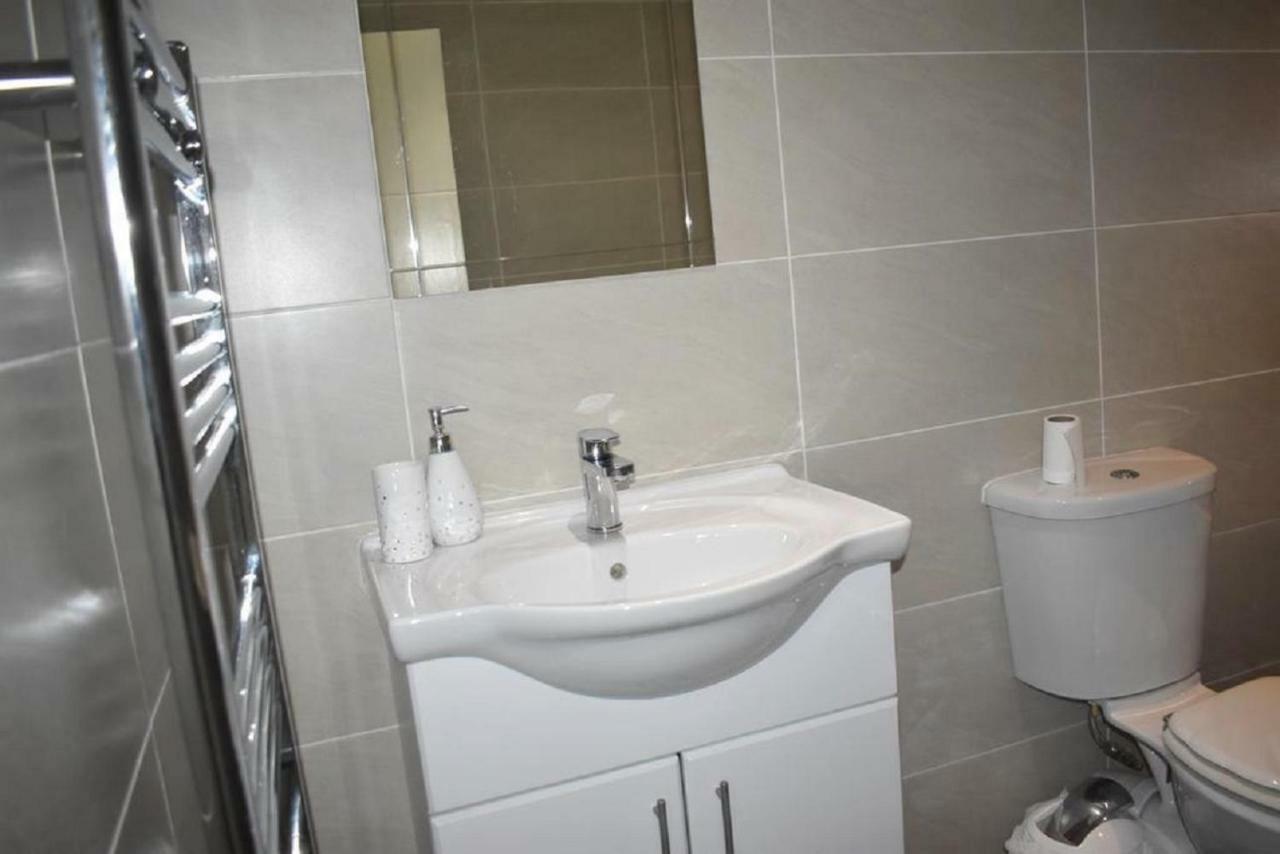 Lux Apartment In Gatwick كرولي المظهر الخارجي الصورة